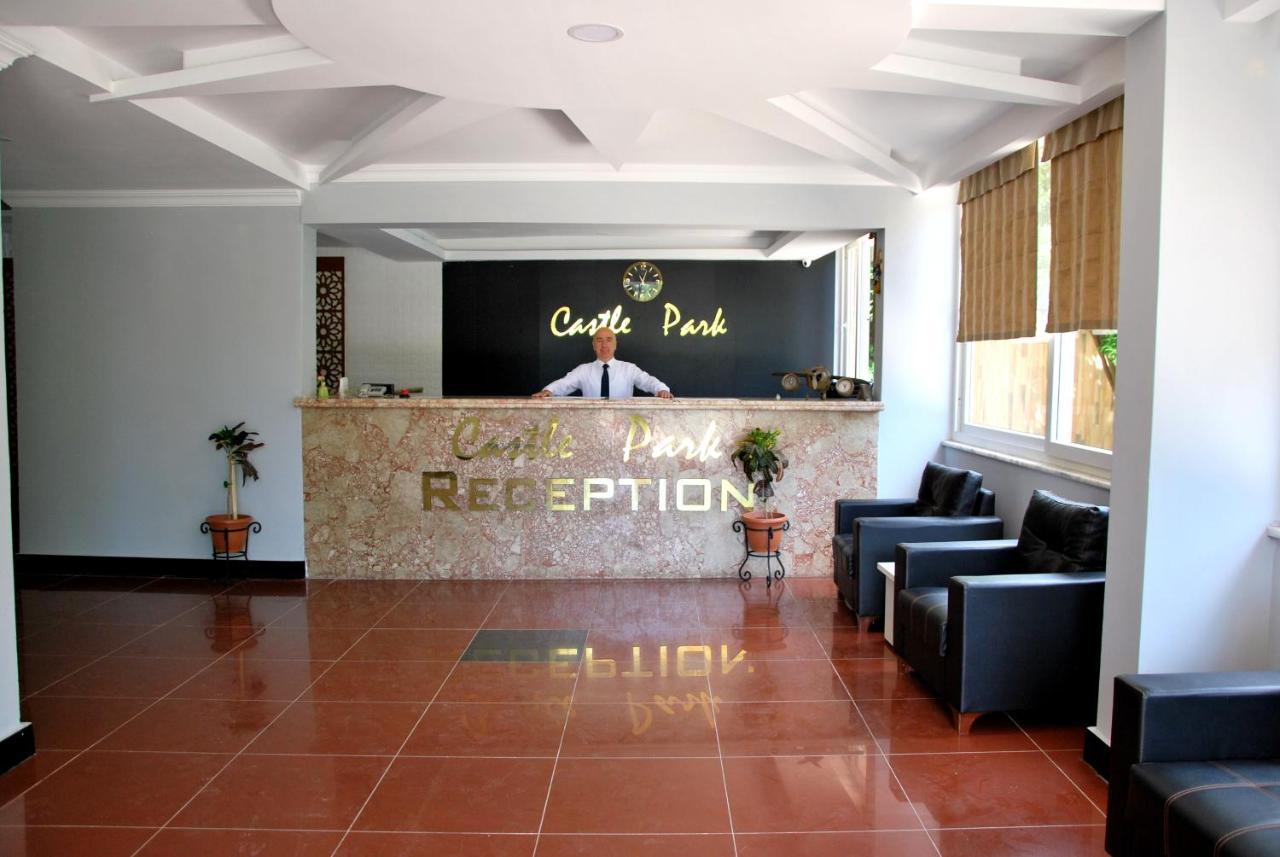 Castle Park Hotel ベルディビ エクステリア 写真